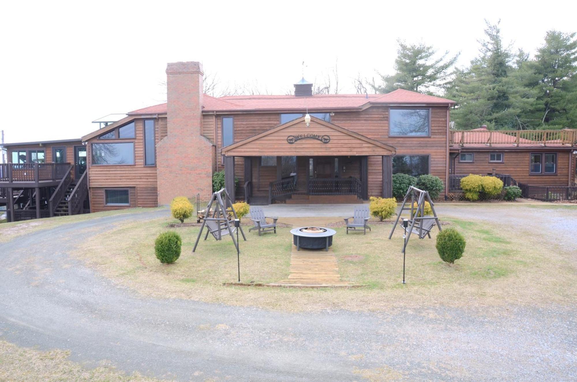 Bent Mountain Lodge Роаноук Екстериор снимка